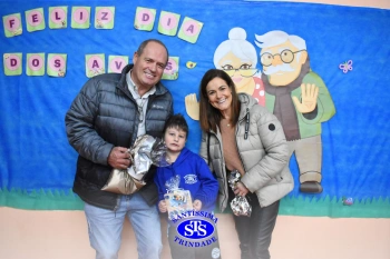 Infantil 5 comemora o Dia dos Avós com um bingo no Parque Franciscano STS