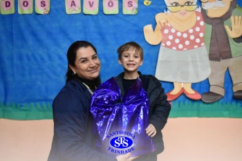 Infantil 5 comemora o Dia dos Avós com um bingo no Parque Franciscano STS