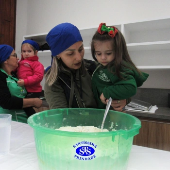 Crianças e avós fazem bolachas e criam memórias | Infantil 2
