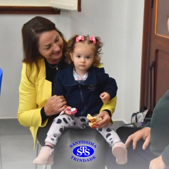 Crianças do Infantil 1, 2 e 3 vivem momentos especiais cheios de carinho com avós