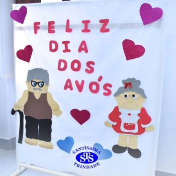Crianças do Infantil 1, 2 e 3 vivem momentos especiais cheios de carinho com avós