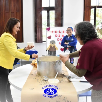 Crianças do Infantil 1, 2 e 3 vivem momentos especiais cheios de carinho com avós