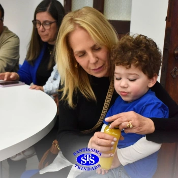 Crianças do Infantil 1, 2 e 3 vivem momentos especiais cheios de carinho com avós