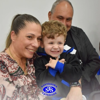 Crianças do Infantil 1, 2 e 3 vivem momentos especiais cheios de carinho com avós