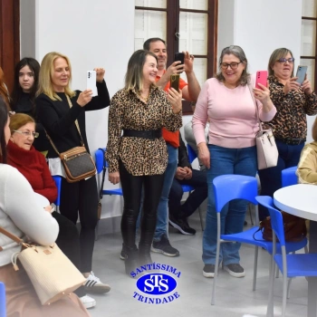 Crianças do Infantil 1, 2 e 3 vivem momentos especiais cheios de carinho com avós