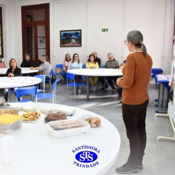 Crianças do Infantil 1, 2 e 3 vivem momentos especiais cheios de carinho com avós