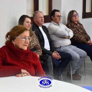 Crianças do Infantil 1, 2 e 3 vivem momentos especiais cheios de carinho com avós