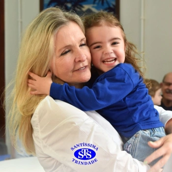 Crianças do Infantil 1, 2 e 3 vivem momentos especiais cheios de carinho com avós