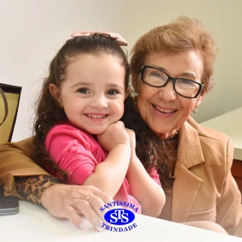 Crianças do Infantil 1, 2 e 3 vivem momentos especiais cheios de carinho com avós