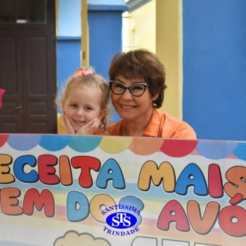 Crianças do Infantil 1, 2 e 3 vivem momentos especiais cheios de carinho com avós
