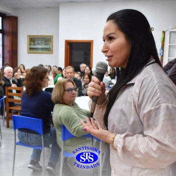 Crianças do Infantil 1, 2 e 3 vivem momentos especiais cheios de carinho com avós