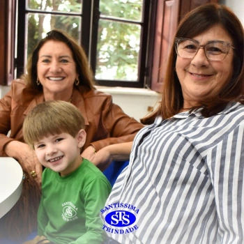 Crianças do Infantil 1, 2 e 3 vivem momentos especiais cheios de carinho com avós