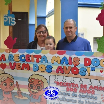 Crianças do Infantil 1, 2 e 3 vivem momentos especiais cheios de carinho com avós