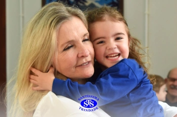 Crianças do Infantil 1, 2 e 3 vivem momentos especiais cheios de carinho com avós
