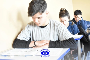Simulado prepara os alunos para realizar prova do ENEM | Ens. Médio