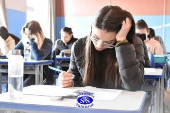 Simulado prepara os alunos para realizar prova do ENEM | Ens. Médio