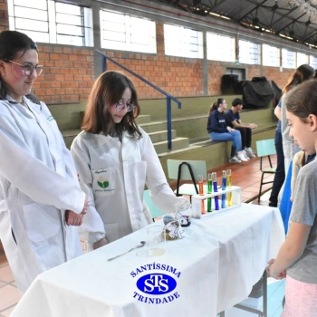 Brincando com a Ciência desperta o interesse científico ao aproximar jovens e crianças