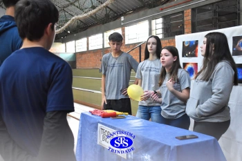 Feira de Ciências coloca estudantes em contato com a pesquisa científica | 9º ano