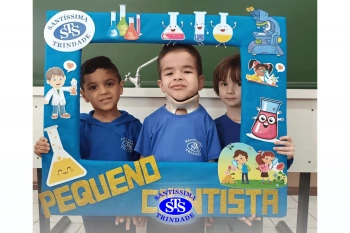 Pequenos cientistas participam de aula no Laboratório de Ciências | Inf. 4