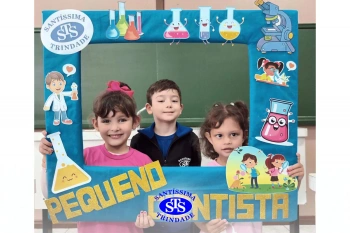 Pequenos cientistas participam de aula no Laboratório de Ciências | Inf. 4