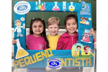 Pequenos cientistas participam de aula no Laboratório de Ciências | Inf. 4