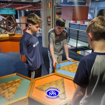 Alunos visitam Museu da PUCRS | 9º ano