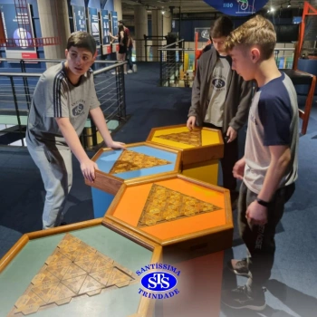 Alunos visitam Museu da PUCRS | 9º ano