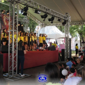 Alunos do 3º ano na 25ª Feira do Livro de Cruz Alta 