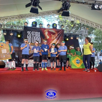 Alunos do 3º ano na 25ª Feira do Livro de Cruz Alta 