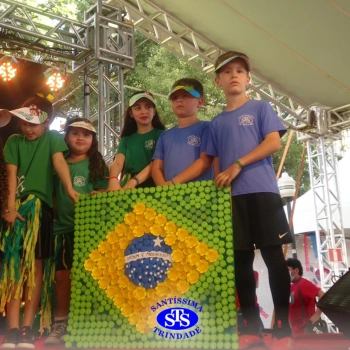 Alunos do 3º ano na 25ª Feira do Livro de Cruz Alta 