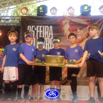 Alunos do 3º ano na 25ª Feira do Livro de Cruz Alta 