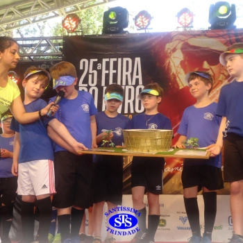 Alunos do 3º ano na 25ª Feira do Livro de Cruz Alta 