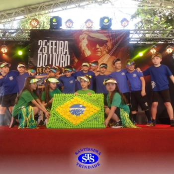 Alunos do 3º ano na 25ª Feira do Livro de Cruz Alta 