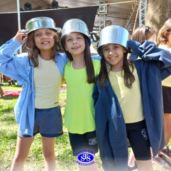 Alunos do 3º ano na 25ª Feira do Livro de Cruz Alta 