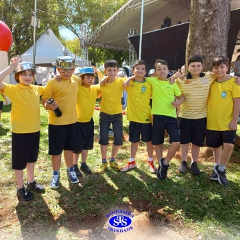 Alunos do 3º ano na 25ª Feira do Livro de Cruz Alta 