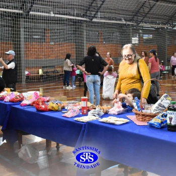 Infantil 4 e 5 celebram o Dia dos Avós com brincadeiras, carinho e muito afeto