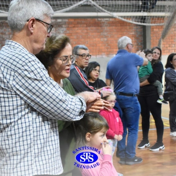 Infantil 4 e 5 celebram o Dia dos Avós com brincadeiras, carinho e muito afeto