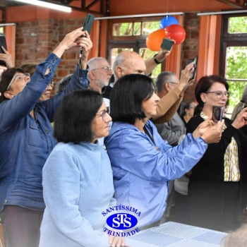 Infantil 4 e 5 celebram o Dia dos Avós com brincadeiras, carinho e muito afeto