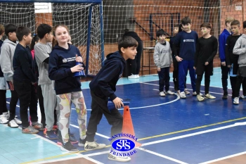 Alunos do 4º ano participam de diversas atividades na Gincana Esportiva