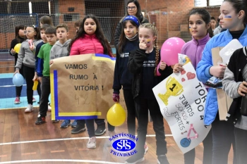 Alunos do 4º ano participam de diversas atividades na Gincana Esportiva