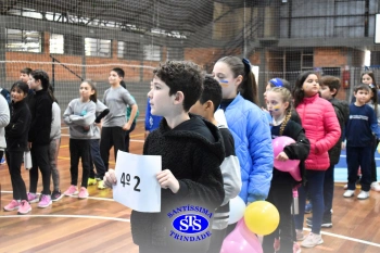 Alunos do 4º ano participam de diversas atividades na Gincana Esportiva