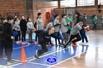Alunos do 4º ano participam de diversas atividades na Gincana Esportiva
