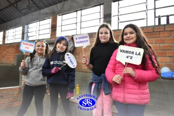 Alunos do 4º ano participam de diversas atividades na Gincana Esportiva