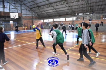 Alunos do 4º ano participam de diversas atividades na Gincana Esportiva