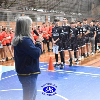 Trabalho em equipe e alegria foram as marcas dos Jogos Interséries do Ensino Médio