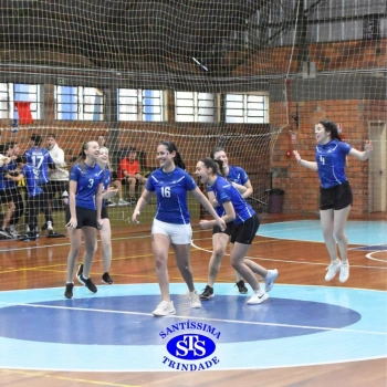 Trabalho em equipe e alegria foram as marcas dos Jogos Interséries do Ensino Médio