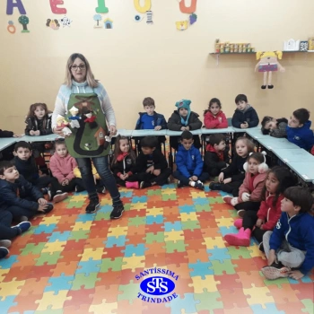 Alunos do Infantil 5 receberam visita especial