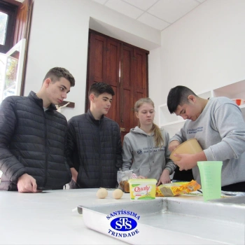 Culinária estadunidense é utilizada para estudar Língua Inglesa e Química