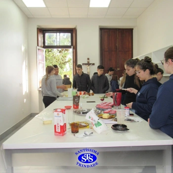 Culinária estadunidense é utilizada para estudar Língua Inglesa e Química