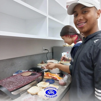 Culinária estadunidense é utilizada para estudar Língua Inglesa e Química